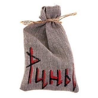 Скандинавские руны на тополином срезе